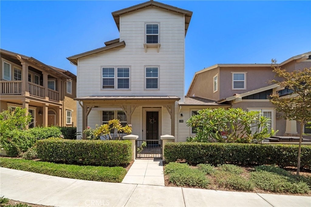 221 Landmark - Photo 0
