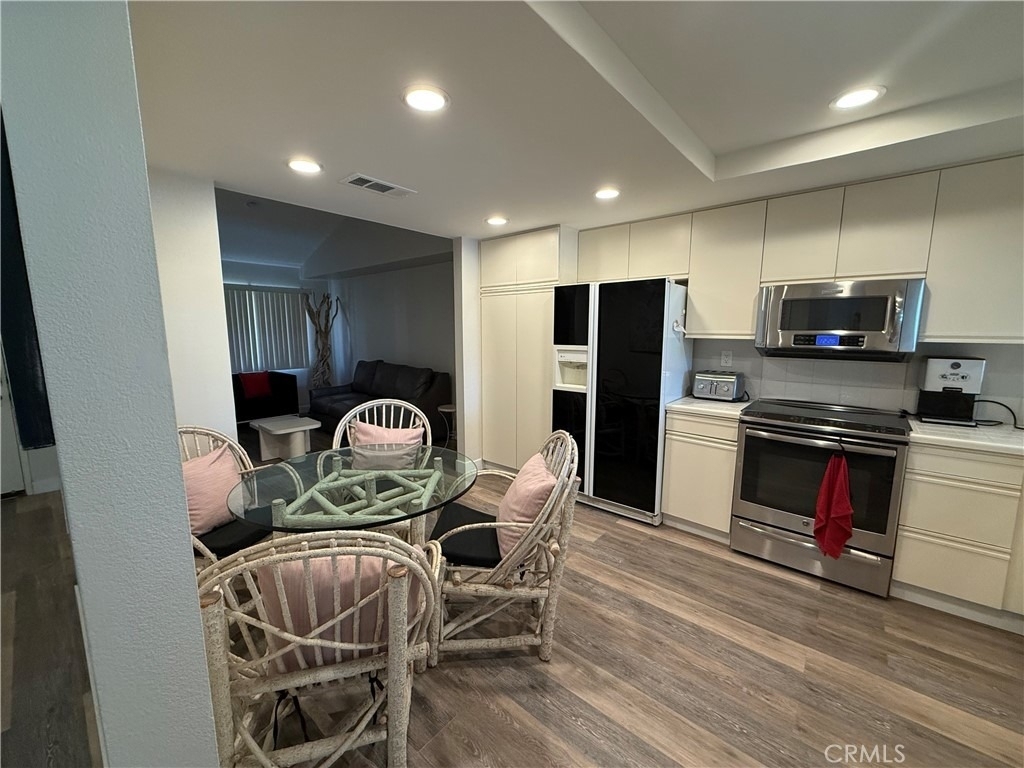 38613 Wisteria Drive - Photo 2