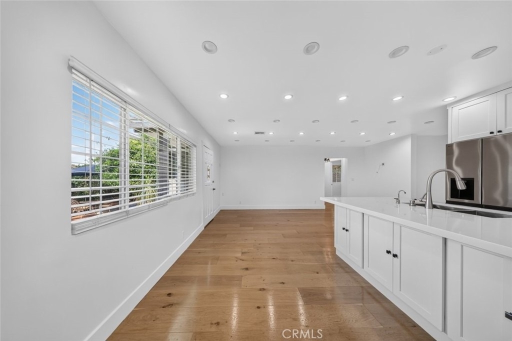7502 Farmdale Avenue - Photo 8