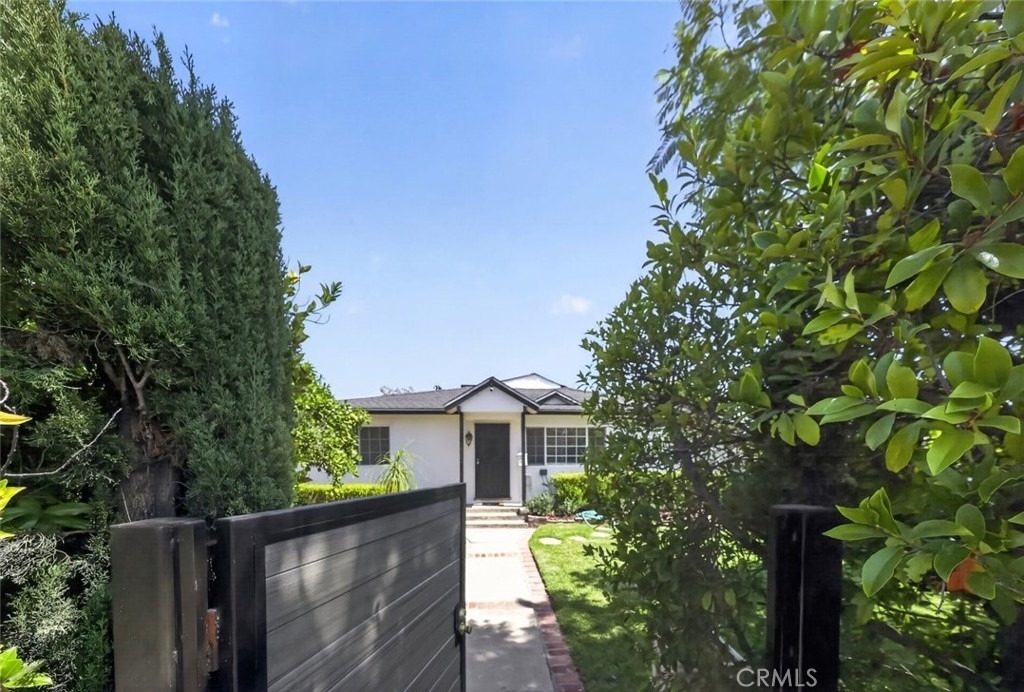 7502 Farmdale Avenue - Photo 3