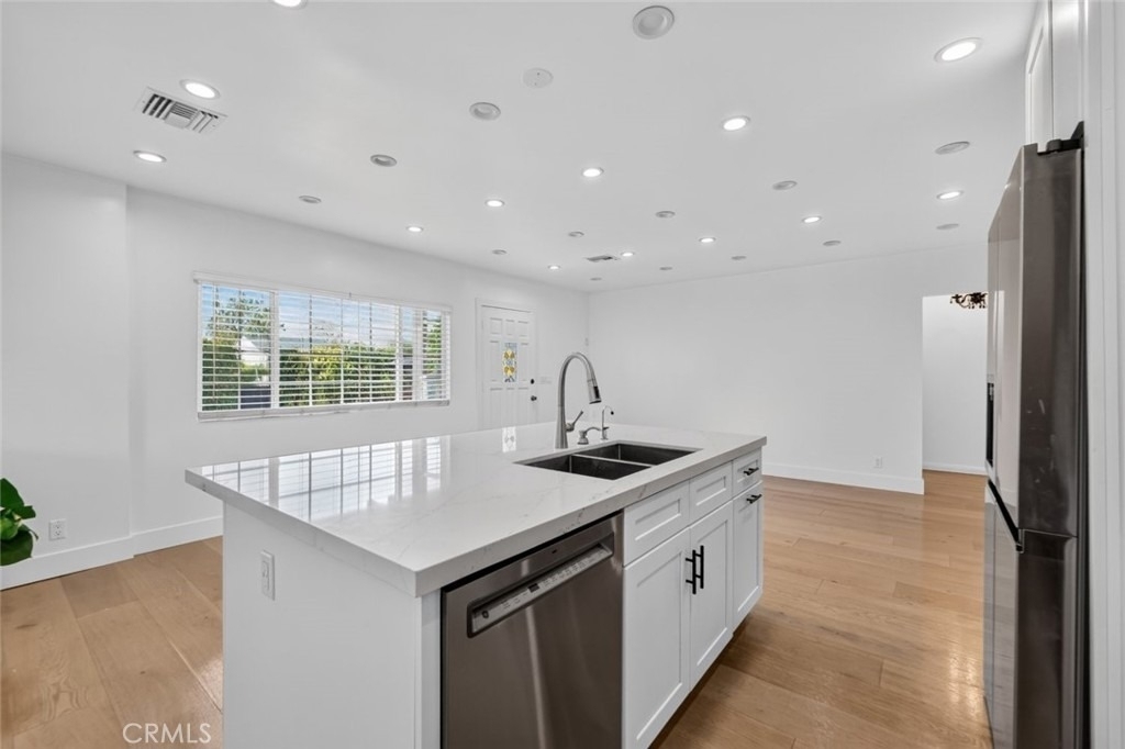 7502 Farmdale Avenue - Photo 10