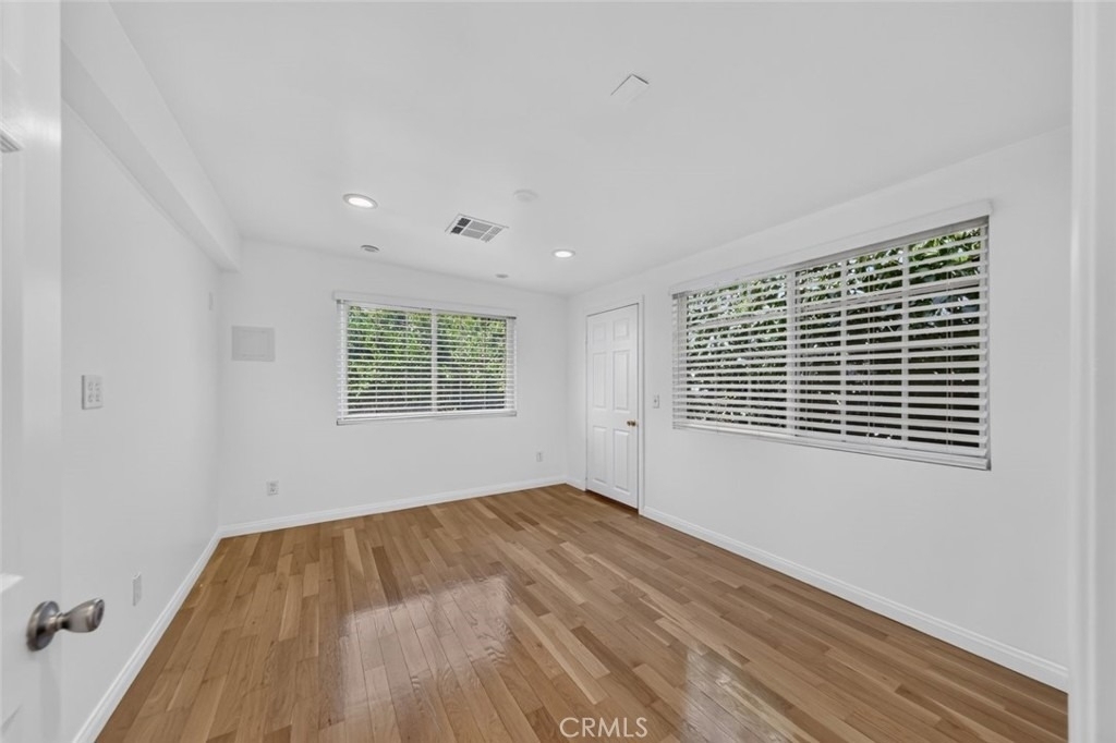 7502 Farmdale Avenue - Photo 14