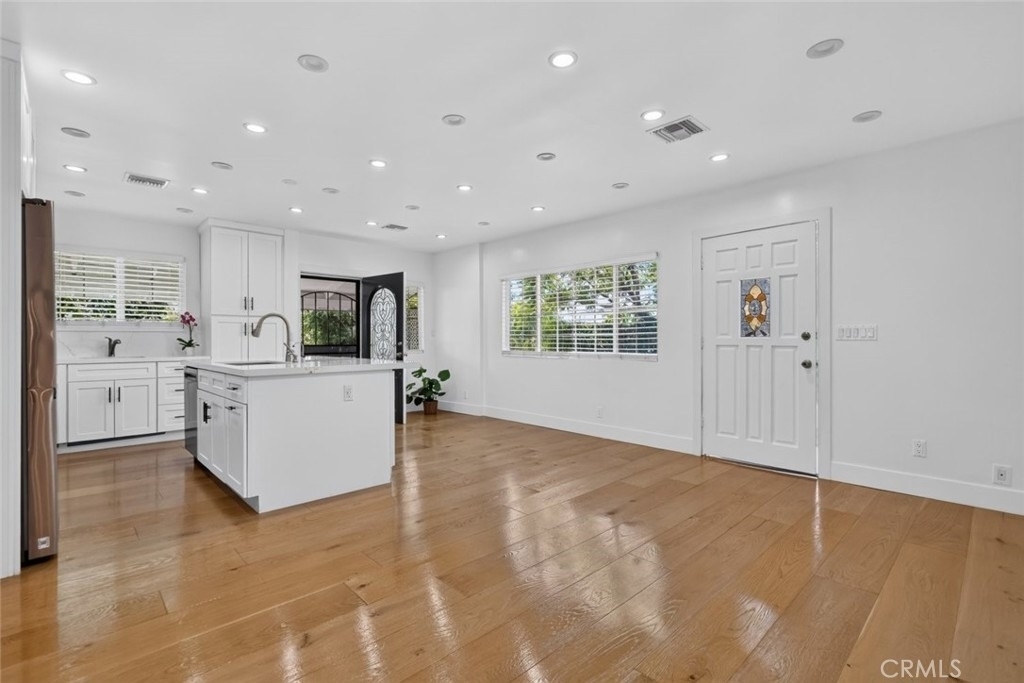 7502 Farmdale Avenue - Photo 6