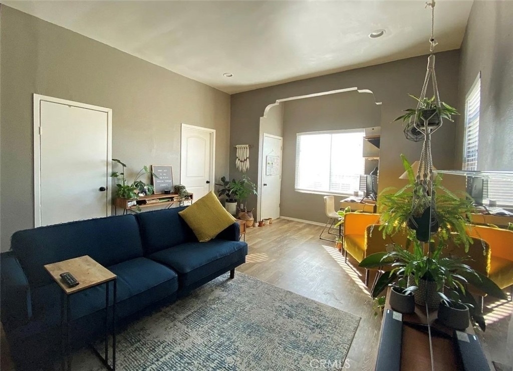 1441 Pleasant - Photo 2