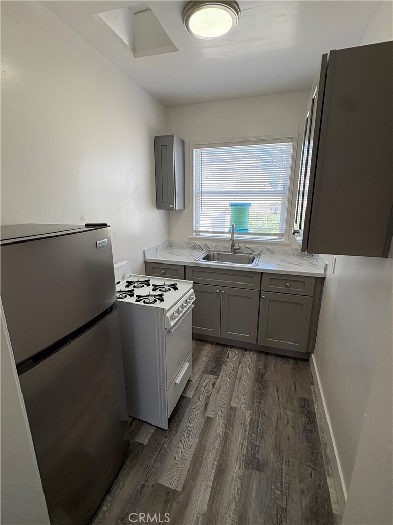 530 W 21st - Photo 3