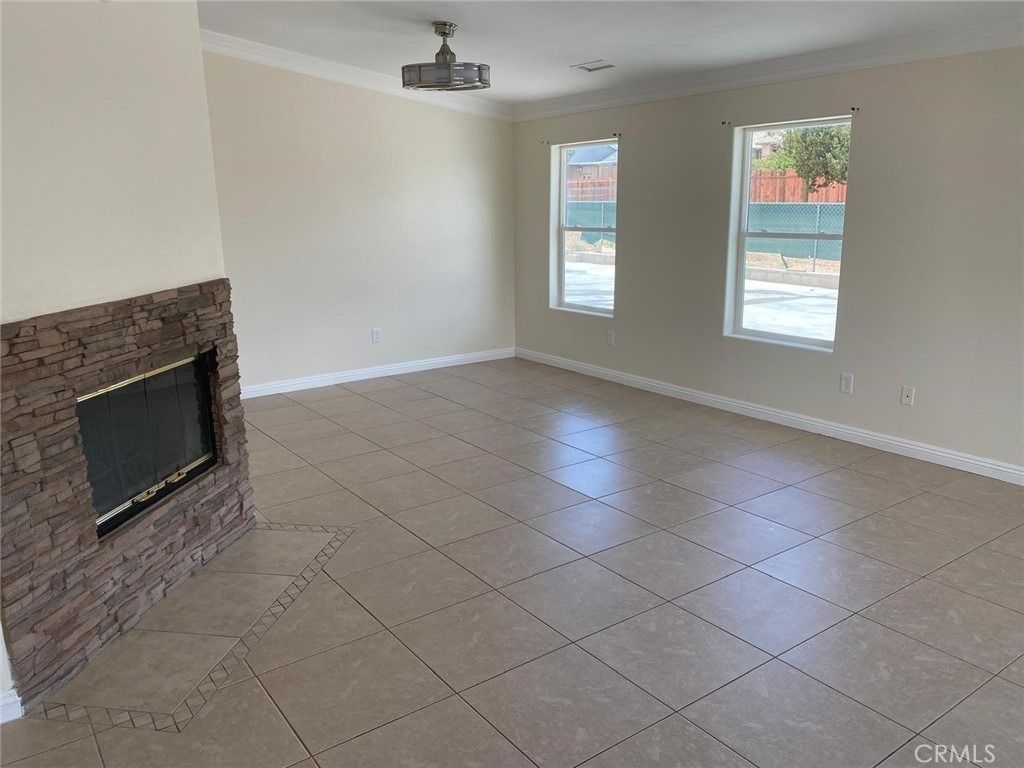 15921 Pine St. - Photo 7