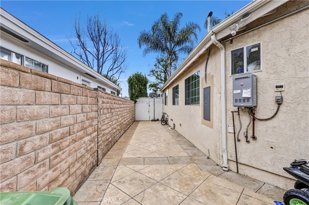 4919 Newcastle Avenue - Photo 23