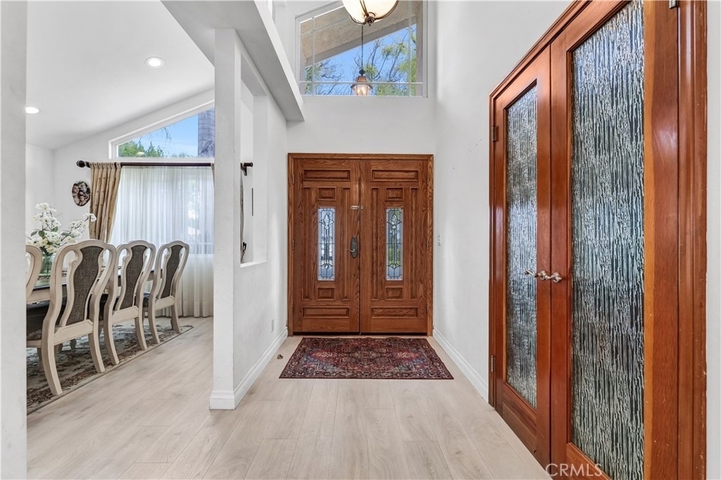 4919 Newcastle Avenue - Photo 4