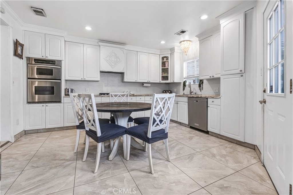 4919 Newcastle Avenue - Photo 9