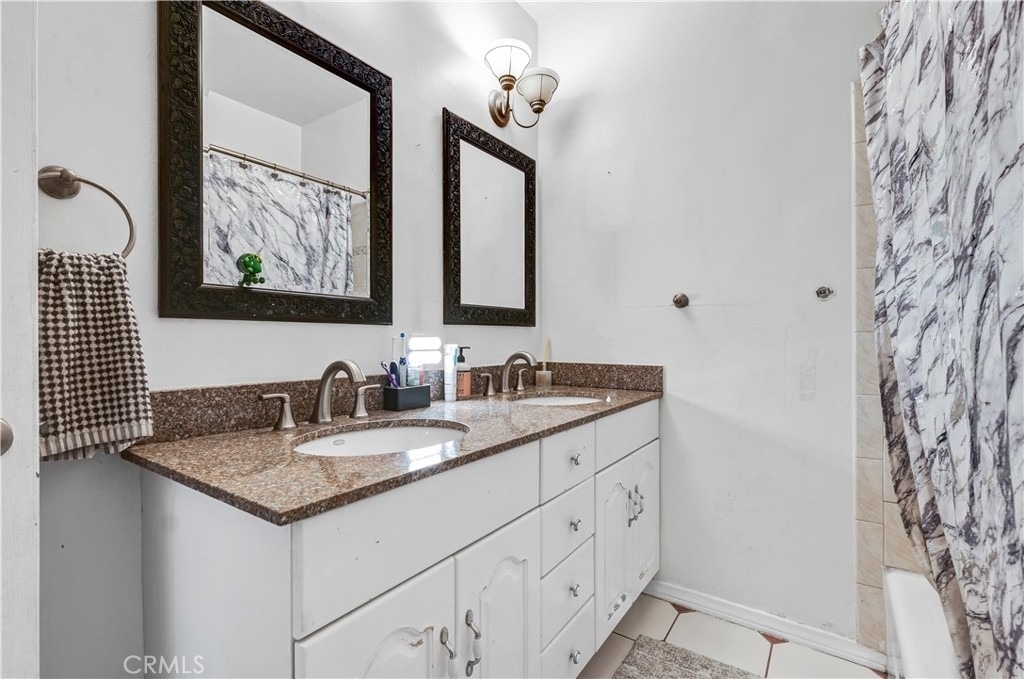4919 Newcastle Avenue - Photo 17