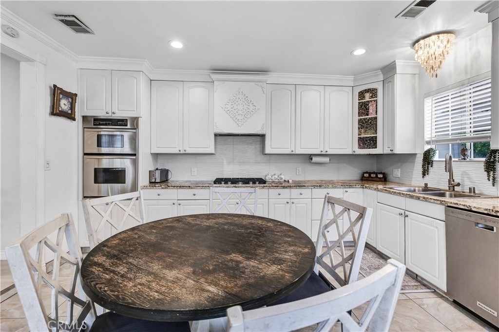 4919 Newcastle Avenue - Photo 10