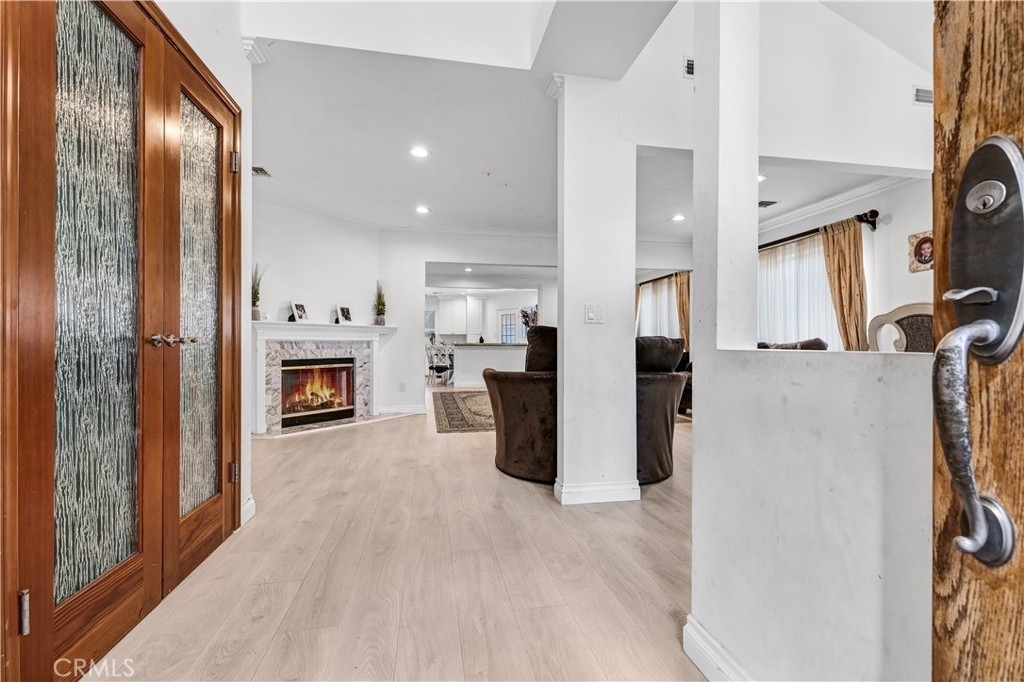 4919 Newcastle Avenue - Photo 3