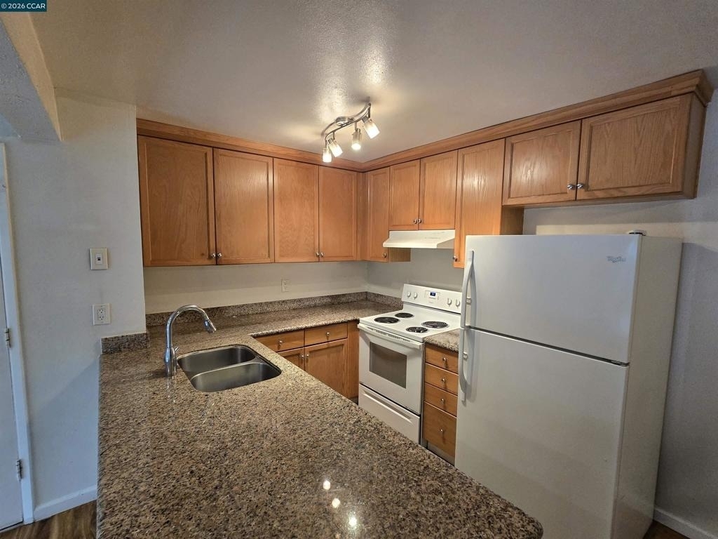1333 N Camino Alto - Photo 2
