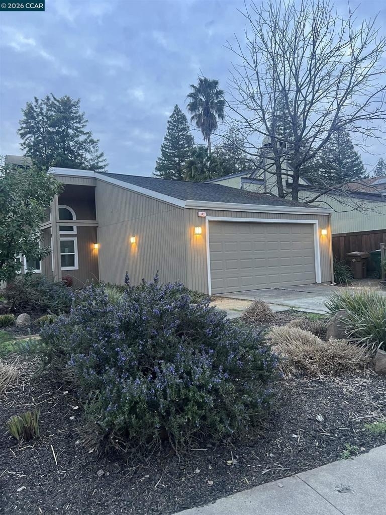 343 Flaming Oak Dr - Photo 0