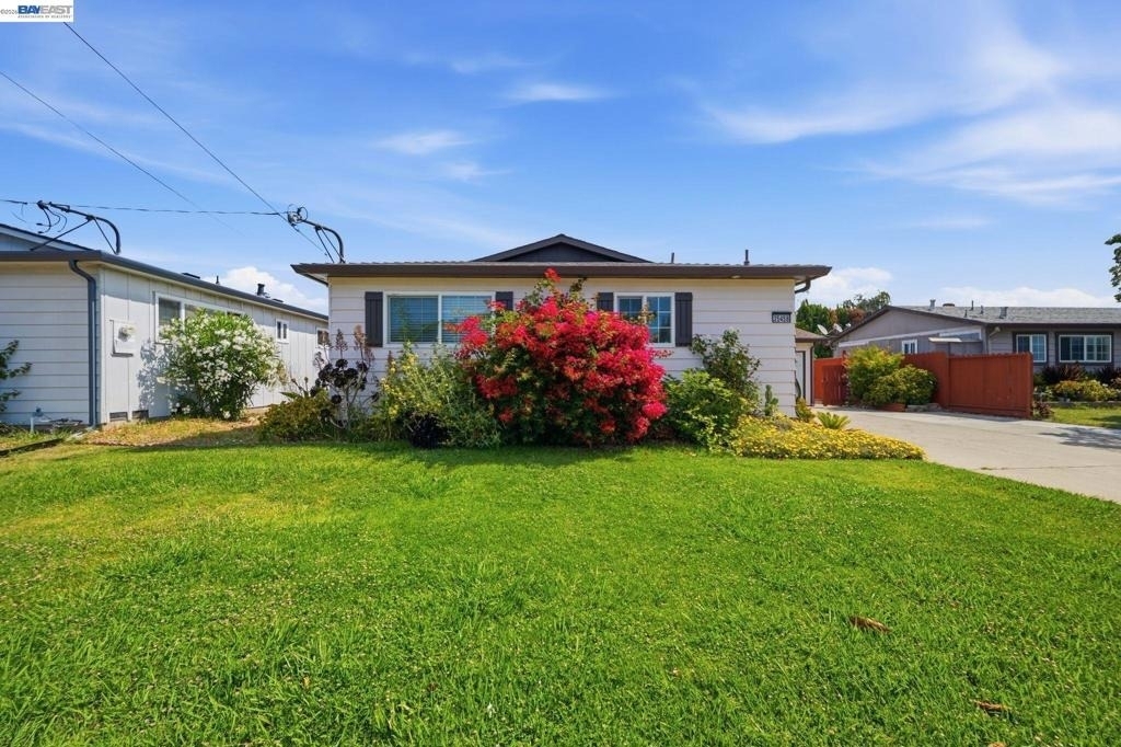 35458 Orleans Dr - Photo 0