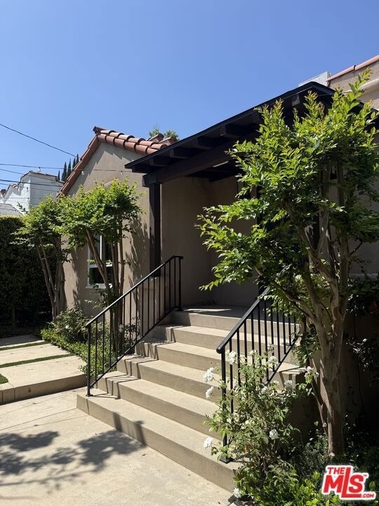 9001 Phyllis Avenue - Photo 0