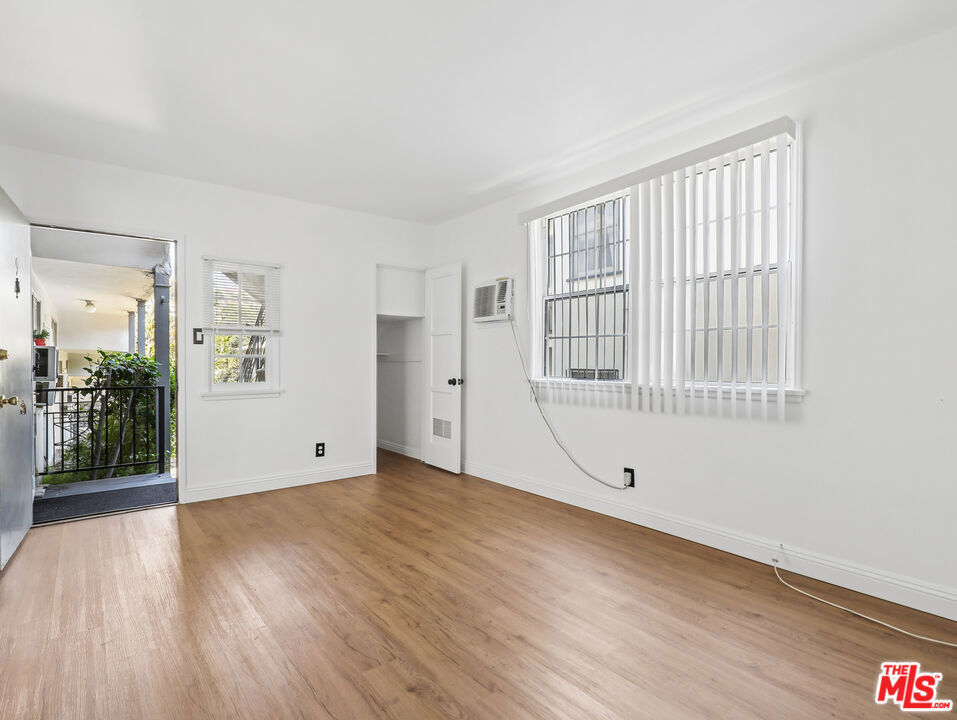 4010 Los Feliz Boulevard - Photo 3