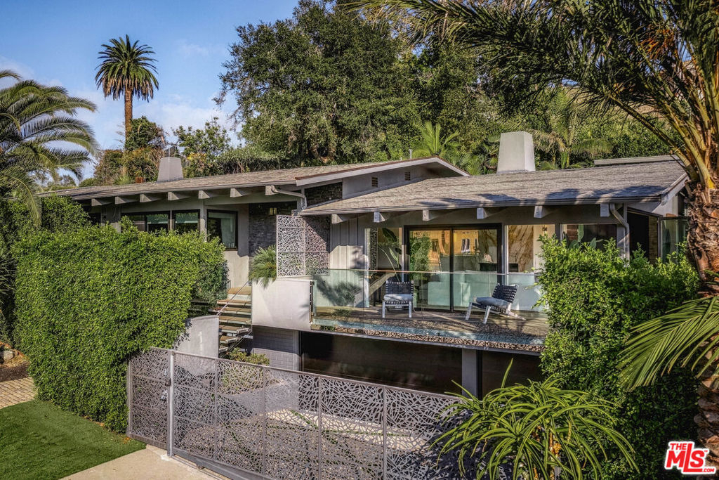 344 Arno Way - Photo 1
