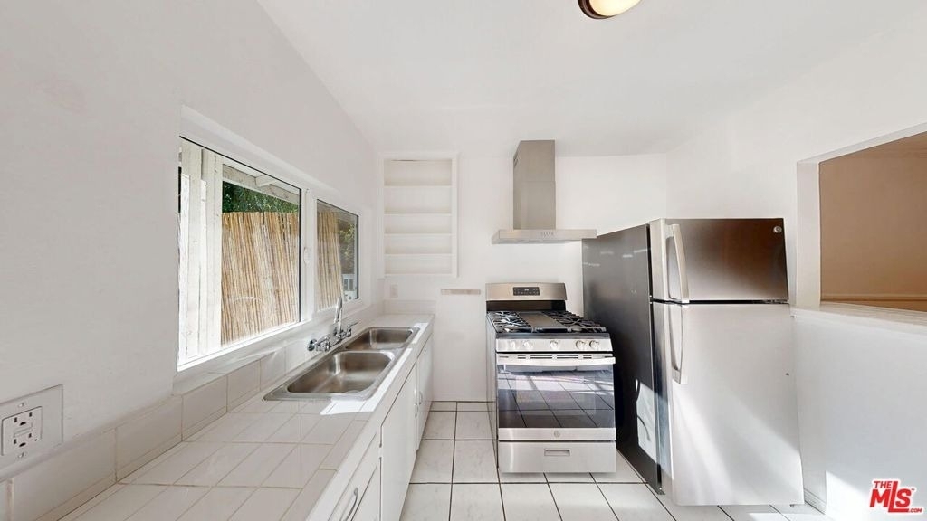 2107 Vine Street - Photo 4