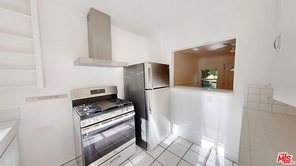2107 Vine Street - Photo 6
