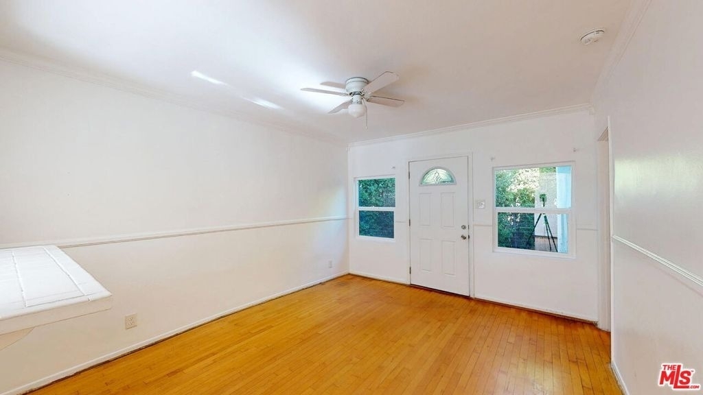 2107 Vine Street - Photo 1