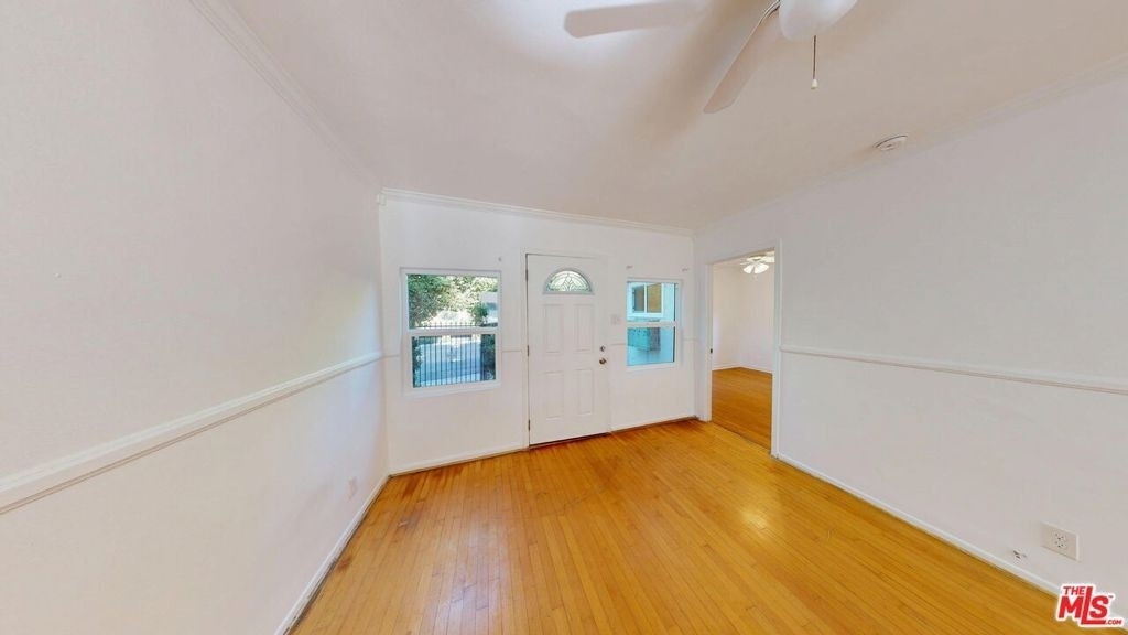 2107 Vine Street - Photo 2