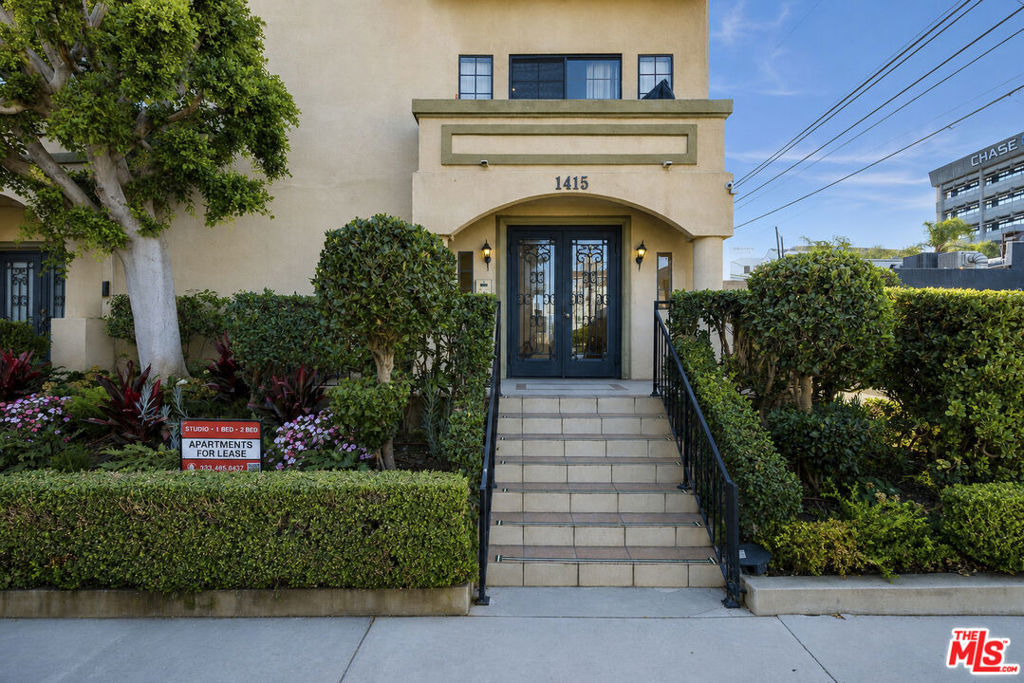 1415 Rexford Drive - Photo 17