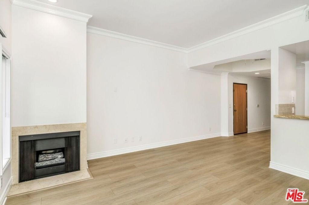 1415 Rexford Drive - Photo 2