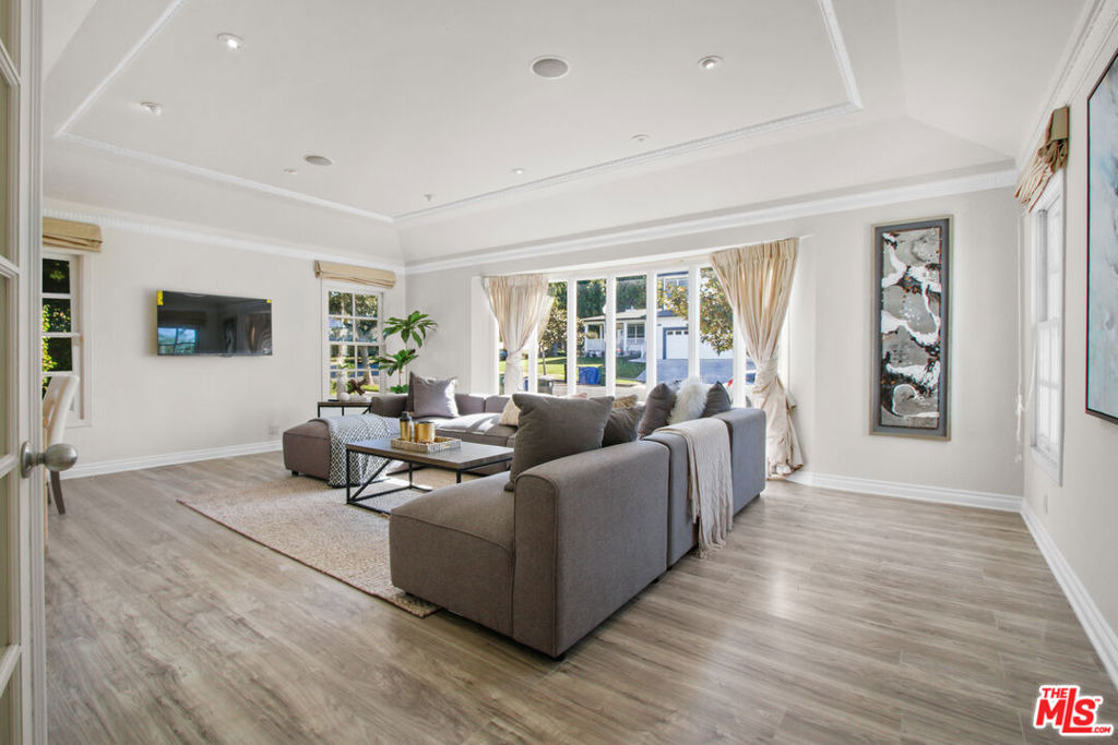 9509 Cresta Drive - Photo 1