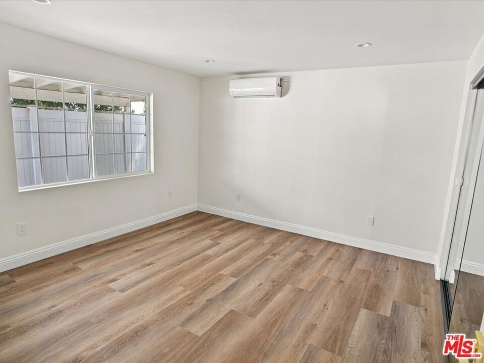 6520 Teesdale Avenue - Photo 5