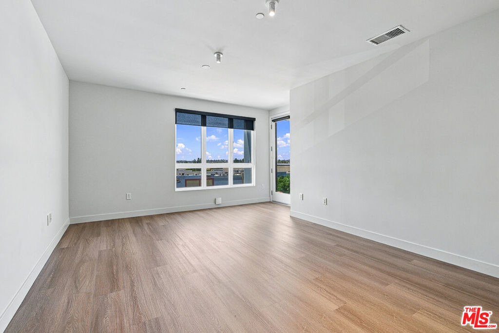 10601 Washington Boulevard - Photo 2
