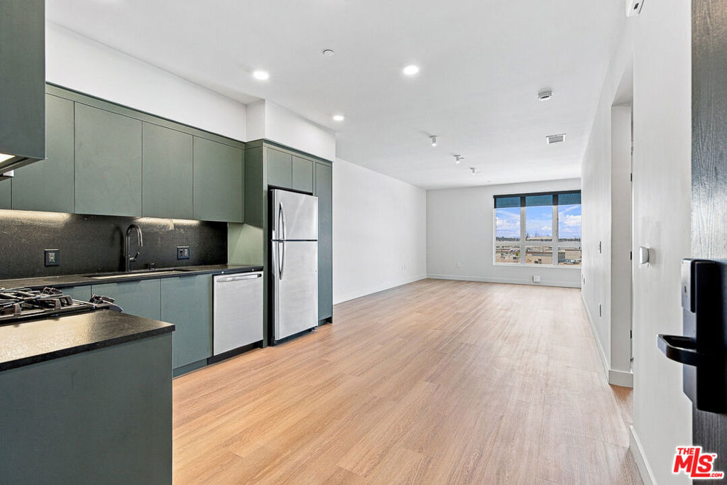 10601 Washington Boulevard - Photo 0