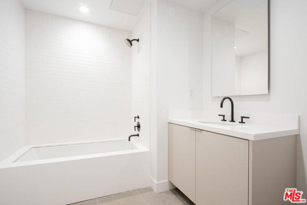 1130 N Orange Drive - Photo 10