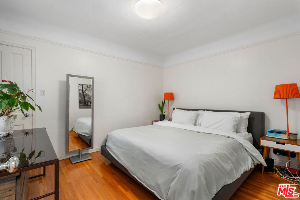 9645 W Olympic Boulevard - Photo 12