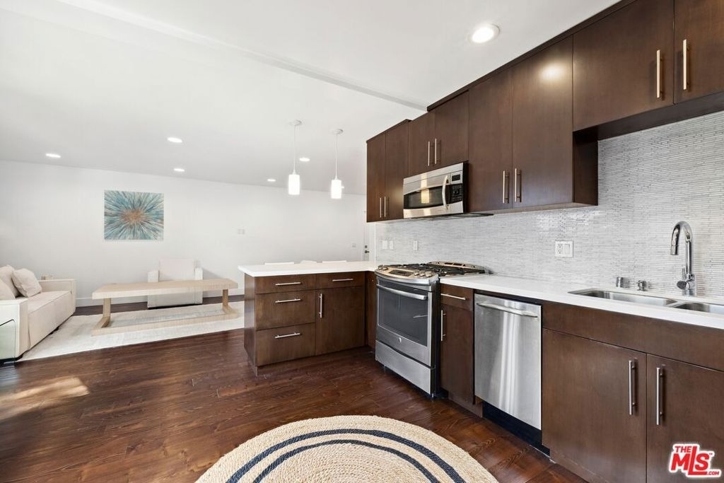 8755 Shoreham Drive - Photo 5