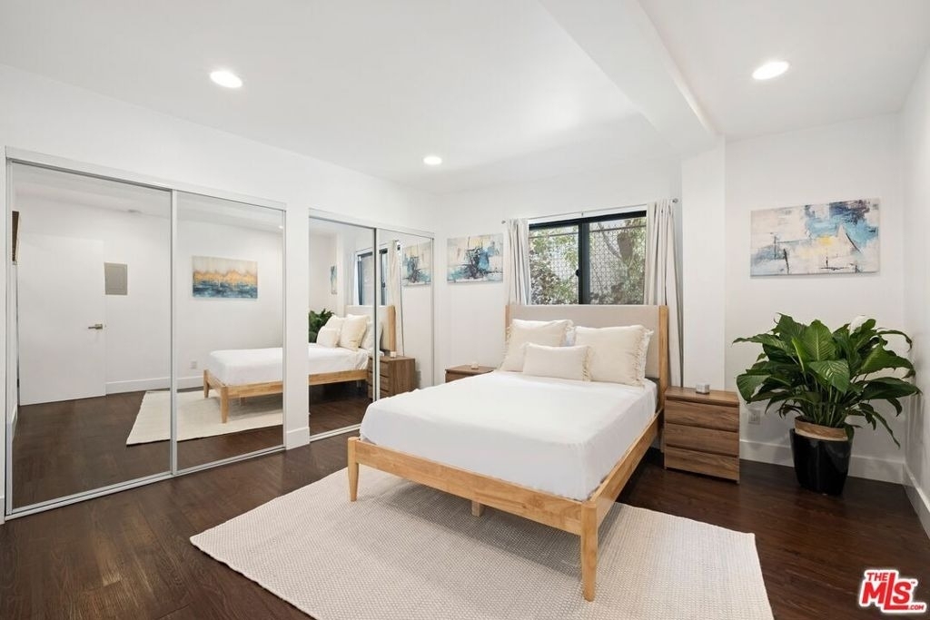 8755 Shoreham Drive - Photo 2