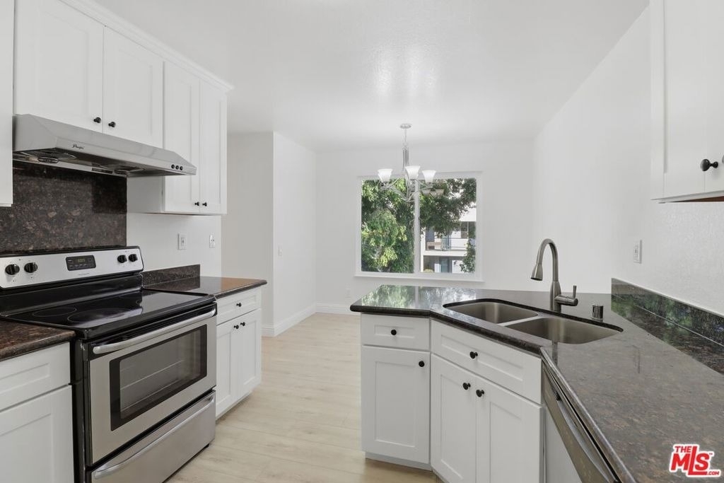 2511 Easton Place - Photo 5