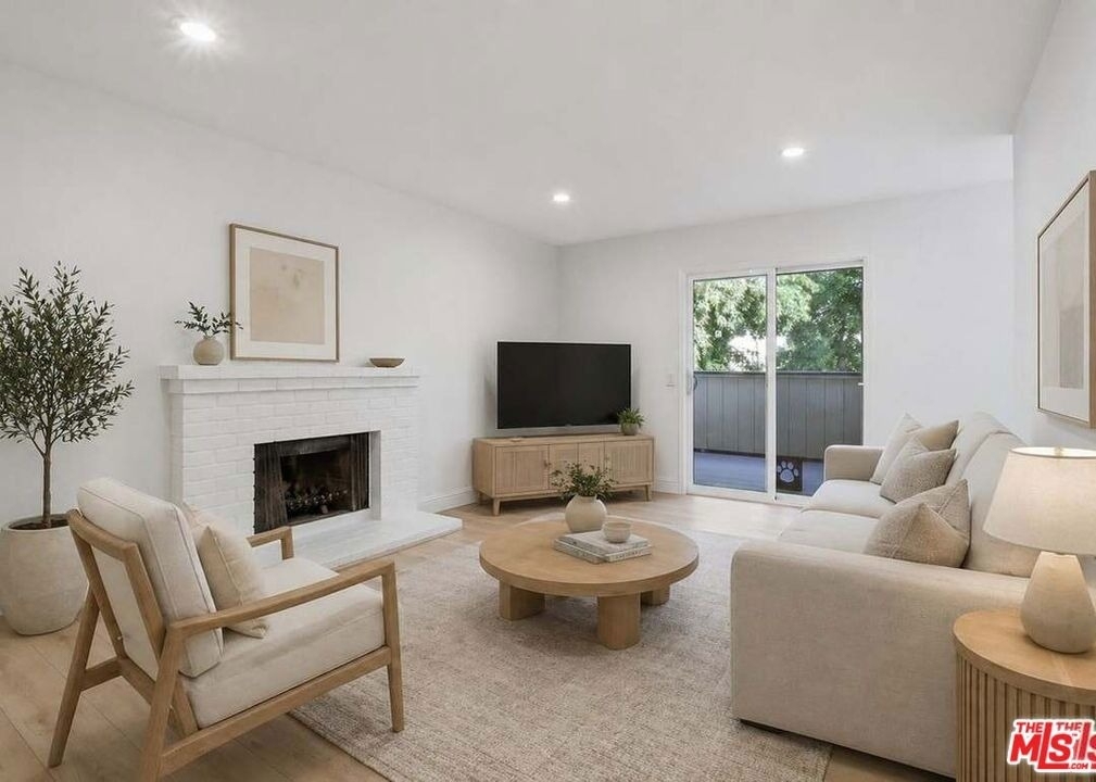 2511 Easton Place - Photo 0