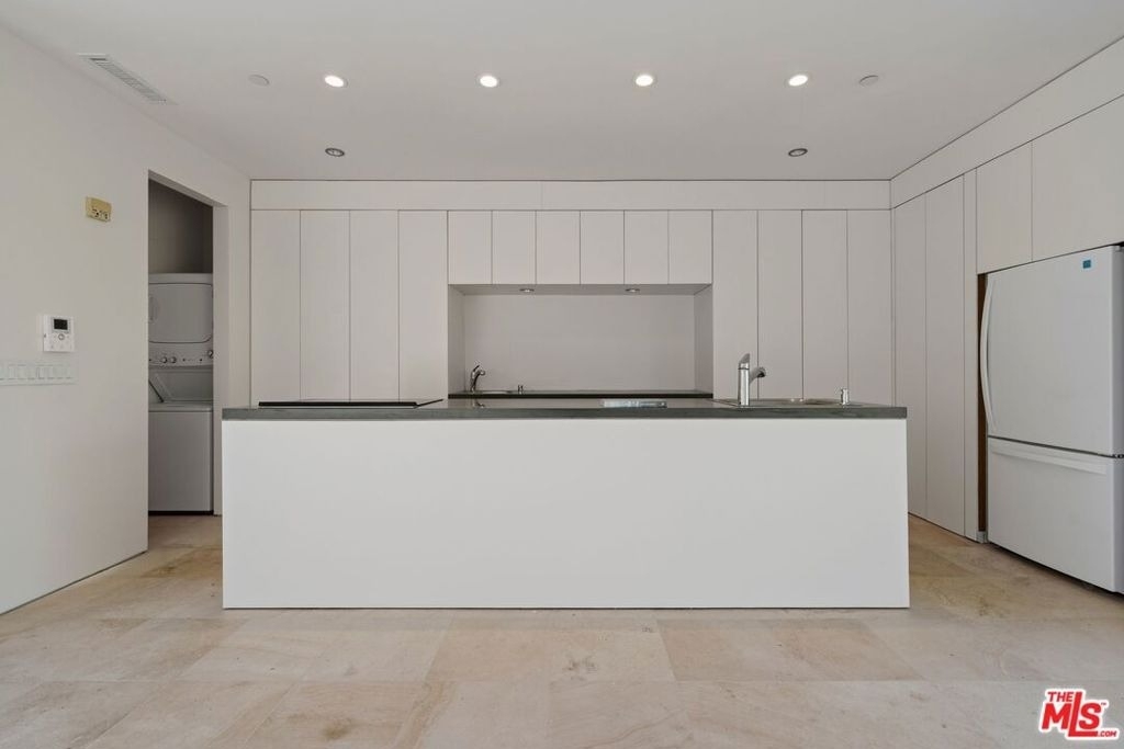 3944 Cody Road - Photo 3