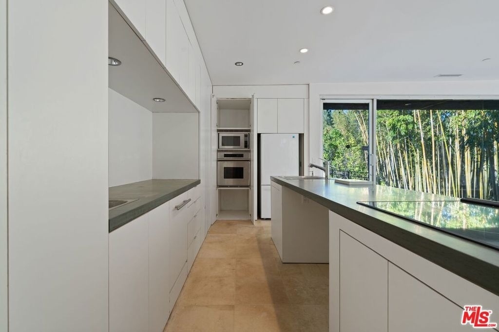3944 Cody Road - Photo 8