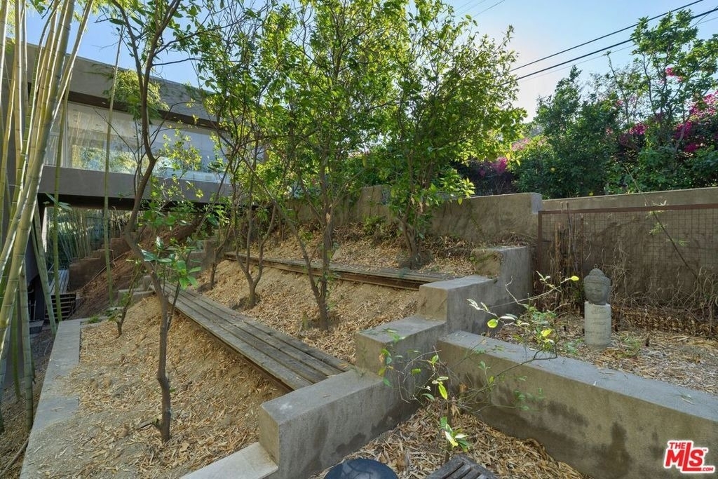 3944 Cody Road - Photo 31