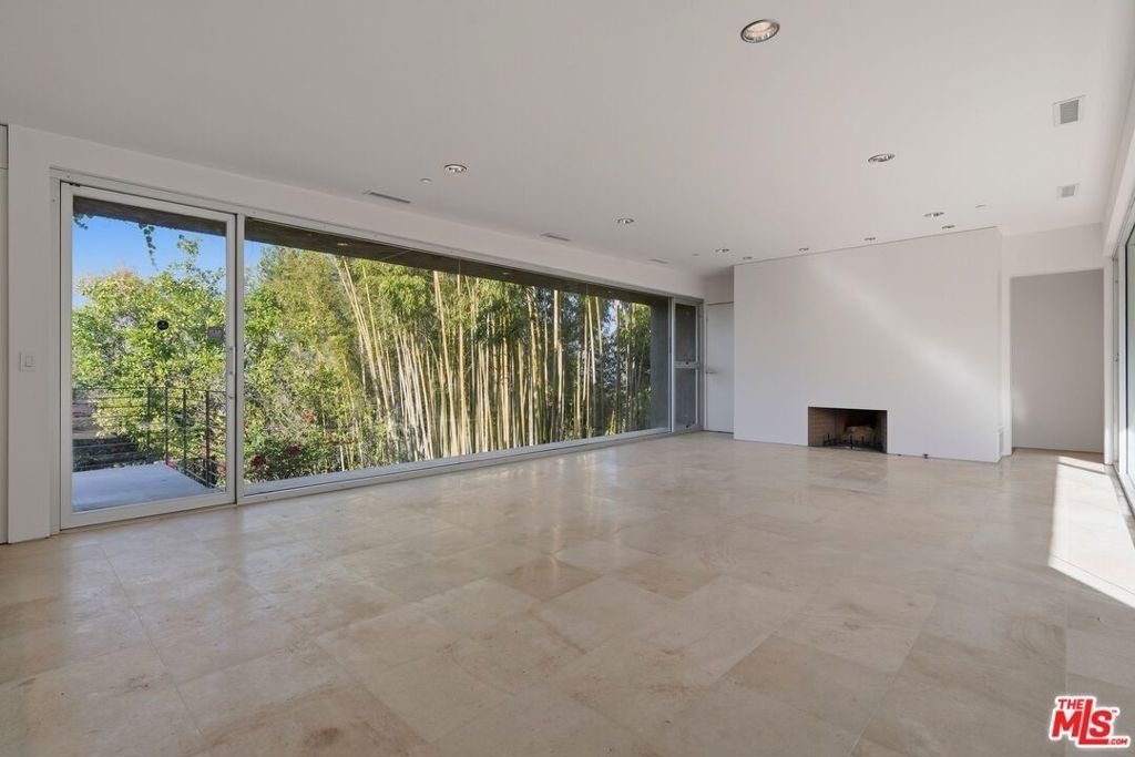 3944 Cody Road - Photo 2