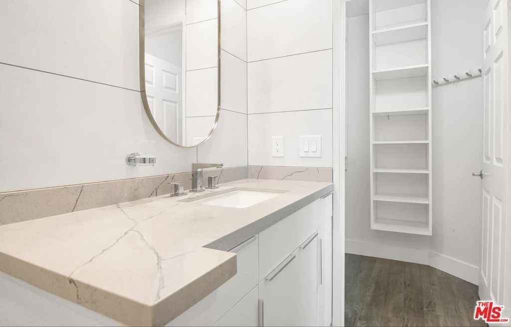 620 S Gramercy Place - Photo 2