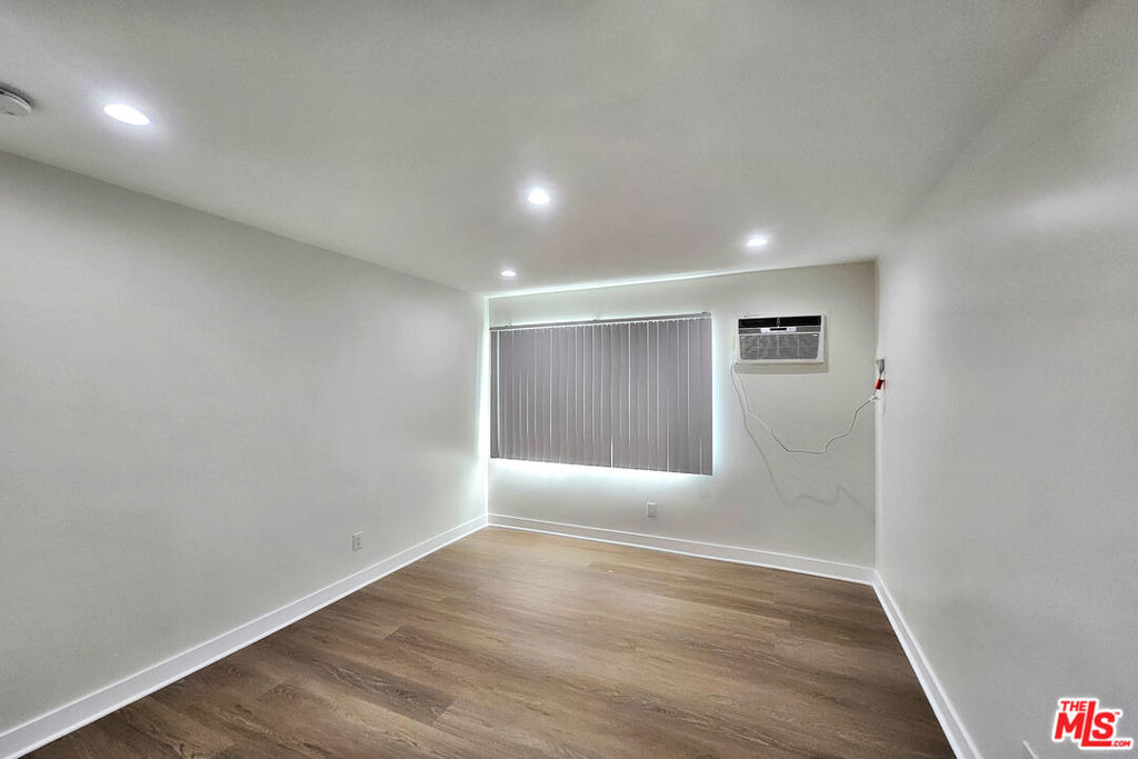 1341 N Keystone Street - Photo 16