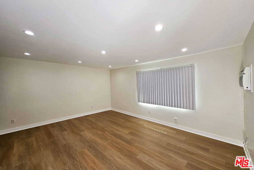 1341 N Keystone Street - Photo 17