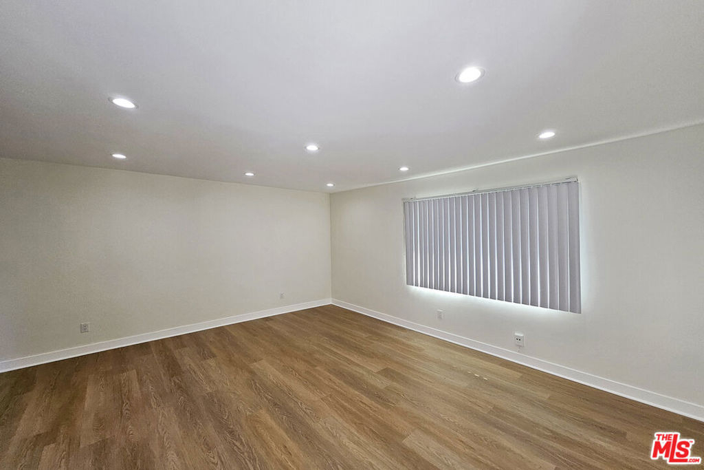 1341 N Keystone Street - Photo 3