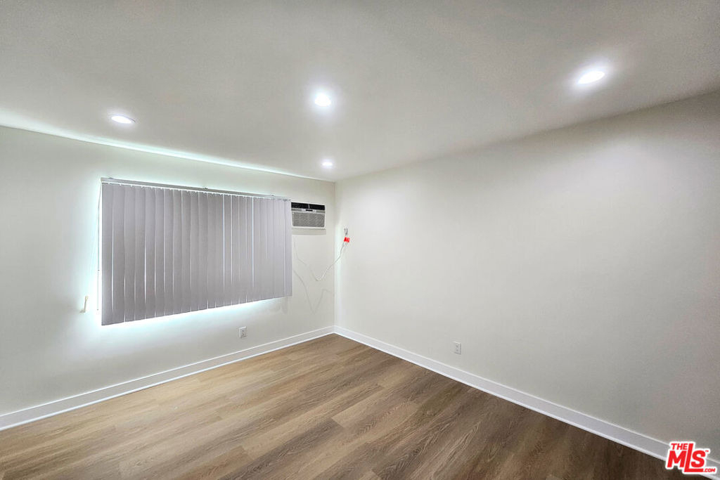 1341 N Keystone Street - Photo 11