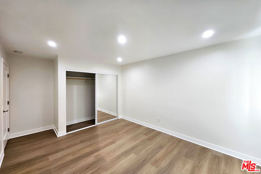 1341 N Keystone Street - Photo 12