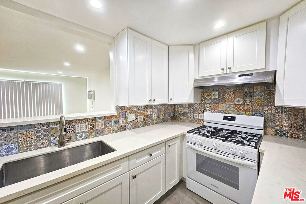 1341 N Keystone Street - Photo 6