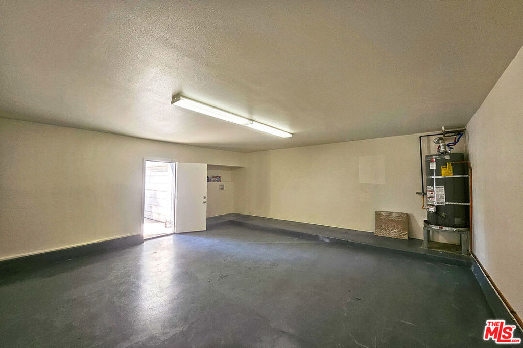 1341 N Keystone Street - Photo 18